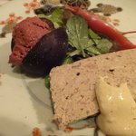 カシェット池上 - ホロホロ鳥のパテホアグラソース，プルーンと豚の血のテリーヌ