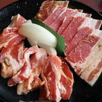 Anraku tei - 牛カルビ肉＆豚カルビ肉