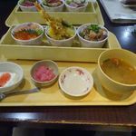 築地食堂源ちゃん トレッサ横浜店 - 3種類のミニ丼