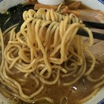 麺屋十王 - 醤油ラーメン 麺アップ