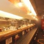 つけめん舎 一輝 - 気合の入った１本カウンター１０席のお店です。