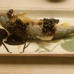緒方 - 寂び鮎の素揚げ、山椒。