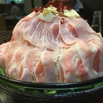 Kushiyaki Chikuzenya - 豚バラ鍋！おお！すごいビジュアル！この迫力は半端ないですね～！
