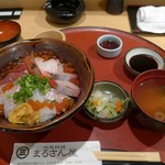 まるさん屋 敦賀駅前 - お刺身丼