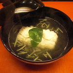 くずし懐石 縁 - 鱧と生蓴菜の椀。