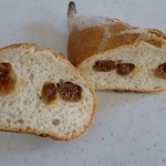 ベーカリー・パレード - セミドライイチジクがすごくおいしい