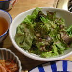Yakiniku Izakaya Tonton - サラダのドレッシングがおいしい。