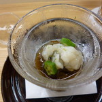 もずくの上に鱧とおくら