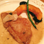 カスタネット - お肉料理コースで選んだ鶏肉のアンチョビソース