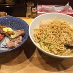 五味五香 - 大きいので器を貸してくれました【その他】 