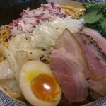 煮干し中華そば一燈 - 鴨白湯和えつけそば「カモーン２号～羽ばたけ天空の彼方へ～」（麺）