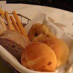 イル・テアトロ - パンとグリッシーニ