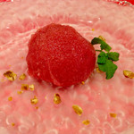 ペペロッソ - ジェラートは、10種類位から選べます。写真はサボテンのジェラート。