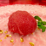 ペペロッソ - ジェラートは、10種類位から選べます。写真はサボテンのジェラート。サボテンってこんな色してるんですね。クセは一切ありません。かなりあま～～～い一品。