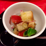 選べる2種のパスタコース（2,800円） のつき出し。パンツァネッラ。