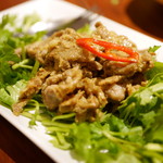 オリエンタルバル Xinchao 三軒茶屋店 - ラム肉のスパイシー炒め