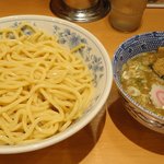 六厘舎 - 味玉入りつけ麺（大盛）