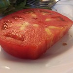 トマトはこの厚さ！