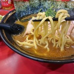 家系総本山 ラーメン 吉村家 - 麺かため（チャーシューメン）