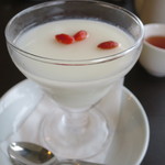 台湾料理 鼎 - 杏仁豆腐