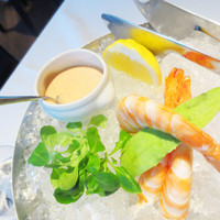 RUBY JACK'S SEAFOOD & STEAK - タイガー海老のカクテル氷盛り　