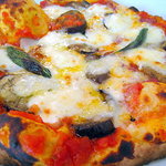 ほやら - 石釜ピザ（月に１回：9月「ﾄﾏﾄｿｰｽに茄子、ﾁｰｽﾞ」\950