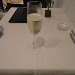 スプマンテからスタート 