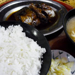 さば煮定食。味噌汁うまい！