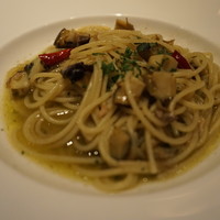 グラナータ TBS店 - サザエのパスタ
                サザエの切り身入りペペロンチーノ