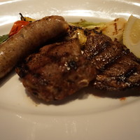 グラナータ TBS店 - 肉三種盛り合わせ
                ソーセージ、ラム、ビーフ