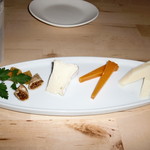 141 - チーズ盛り合わせ