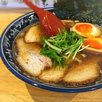 Niboshiya - 特製煮干ラーメン☆
                        
                        さっぱり目だけどコクの有る透明度の高いスープ！煮干しの風味が絶妙で邪魔せずしっかり出張w呑んだ後に食べたい♡٩(๑>؂<๑)۶
                        #ラーメン#ラーメン部 #ラーメン部活動#出張ラー活 #兵庫#らぁ祭 #らぁ祭兵庫#らぁ祭28軒目 