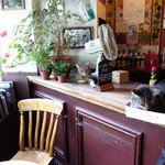 Bag of Nails - 暖かい日差しが入り
      気持ちよさそう～