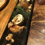 ワイン食堂ペコリーノ - 特大マッシュルームの肉詰め