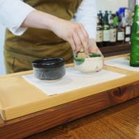 SHOKUDO YArn - ジン茶エールを裏千家風に点てて