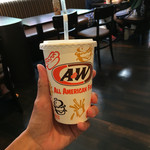 A&W - The A&Wバーガー、スーパーフライコンボ のルートビア 2015/11/16