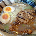しあわせラーメン 金の糸 - 塩パーコー麺（650円）煮玉子（80円）トッピング