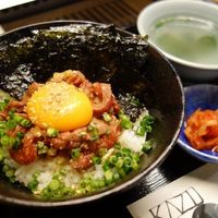 焼肉家 KAZU 神楽坂 - ローストビーフ丼980円