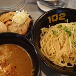 昼のつけ麺、特製トッピング