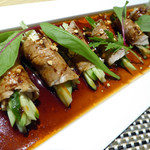 雲白片肉（薄切り豚肉のスパイシーガーリックソース）