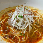 中国料理 「王朝」 - 牛肉入り激辛マーラー麺