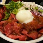 Washoku Sato - ローストビーフ丼、肉の量が凄いです