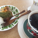 コーヒー オッタ - たっぷりのコーヒーと抹茶とうずら豆のバターケーキ（2016.7・再々）