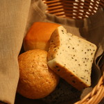 望楼NOGUCHI函館 - 石の上にパン