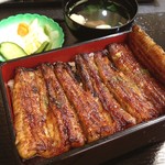 うなぎ新川 イオンタウン成田富里店 - 新川重☺︎2500円
                                一匹半を惜しみなく乗っけてこの値段！うまし！