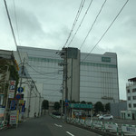 Sesami Dainingu Orenji - 駐車場の入り口前にあるお店