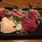 大人の隠れ家個室 馬肉ダイニング あさひ商店 - 熊本馬刺し5種盛り