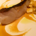 L’AS - 青森県産　平目のポアレ　ネバリスター（長芋）と卵黄、雲丹のソース