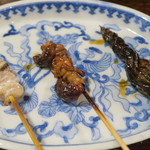 うなぎ屋酒坊・画荘 越後屋 - 28年7月　串焼き3種　白バラ、肝、尾びれ