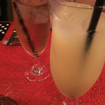 D'ORO - ジンジャエールとグレープフルーツジュース